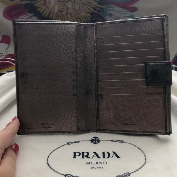 Prada Wallet - Picture 3 of 8